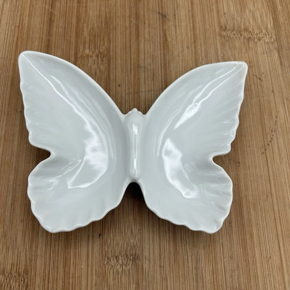 Vintage White‎ Porcelain  Butterfly Shaped Trinket Tray,  4.5 x 6 Vanity